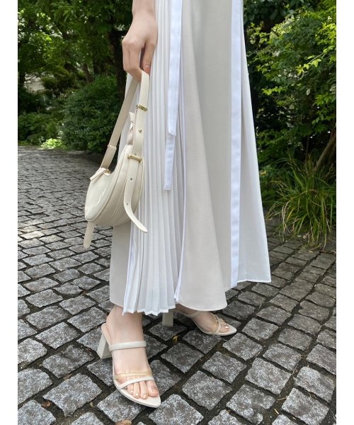 【WEB限定サイズあり】サイドプリーツバイカラーワンピース ラインはブラック