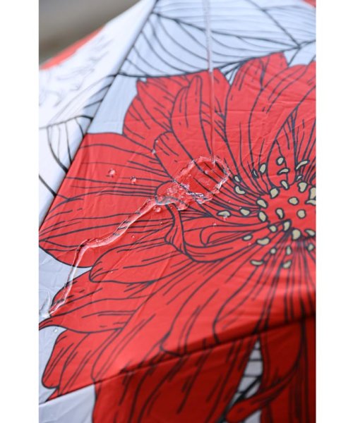 CAWAII(カワイイ)/晴雨兼用。紅い花咲く折り畳み傘/img03