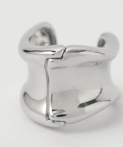  メタル ウエーブ ビッグ ピアス