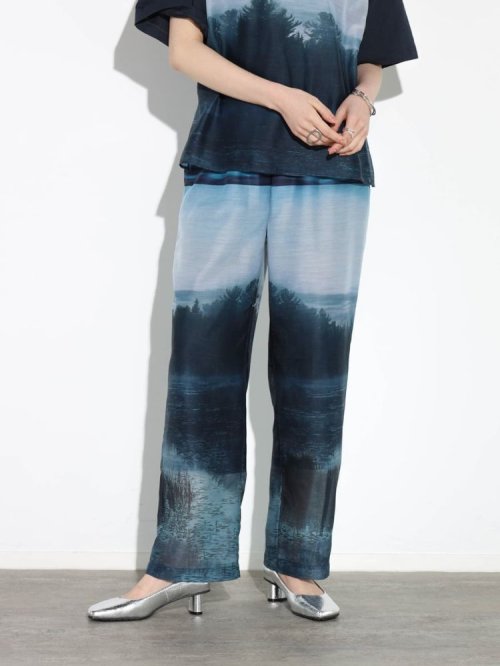 シアーグラフィックプリントワイドパンツ 