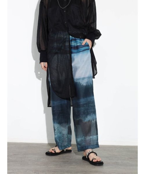 シアーグラフィックプリントワイドパンツ 