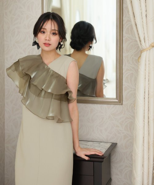 ラッフル付け襟ワンピース 　ポリエステル100% 表地