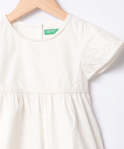 BENETTON (UNITED COLORS OF BENETTON GIRLS)(ユナイテッド　カラーズ　オブ　ベネトン　ガールズ)/キッズ花柄刺繍半袖バックボタンフリルワンピースG/img10