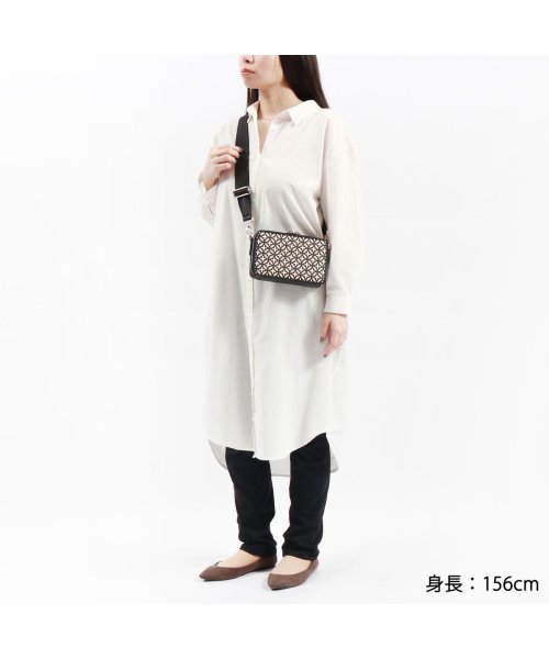 ドレステリア ショルダーバッグ 革 DRESSTERIOR 小さい 小さめ 本革 斜めがけ 軽量 軽い ショルダー バッグ Airdale 863112 