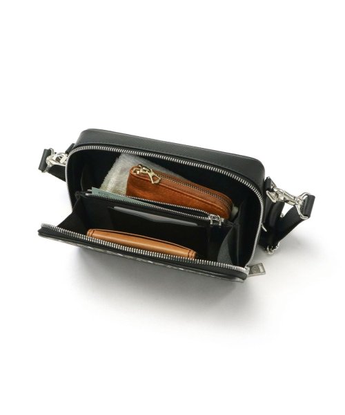 ドレステリア ショルダーバッグ 革 DRESSTERIOR 小さい 小さめ 本革 斜めがけ 軽量 軽い ショルダー バッグ Airdale 863112 