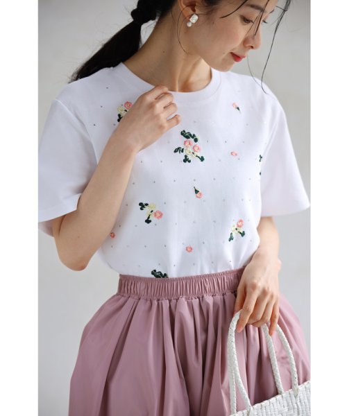 CAWAII(カワイイ)/ストーンの煌めき連なる花刺繍のTシャツトップス/img18