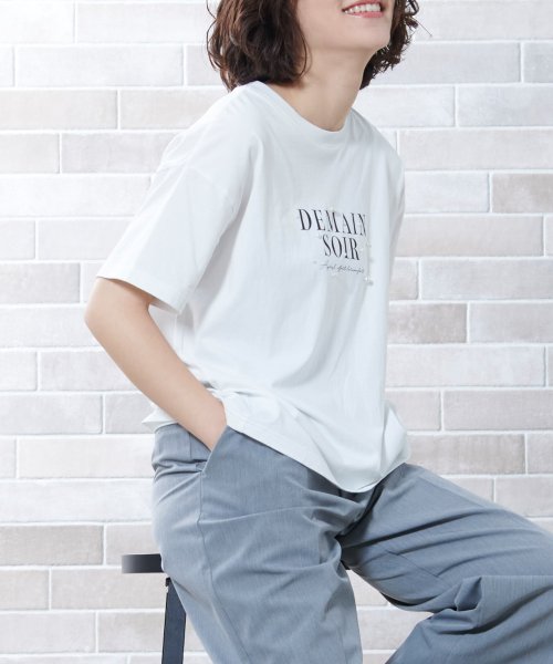 Honeys(ハニーズ)/パール付ロゴＴシャツ トップス Tシャツ レディース 白 きれいめ 大人カジュアル /img04