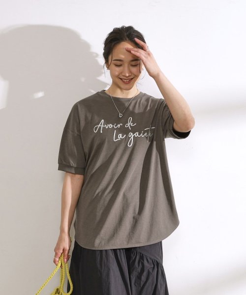 SHOO・LA・RUE　DRESKIP(シューラルー／ドレスキップ)/【洗える/ひんやり/UV】 大人のための ぷっくりラメロゴTシャツ/img01