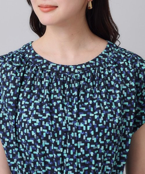 【半袖ワンピ／ミモレ丈】幾何学柄　美シルエットワンピース 