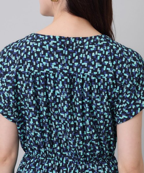 【半袖ワンピ／ミモレ丈】幾何学柄　美シルエットワンピース 