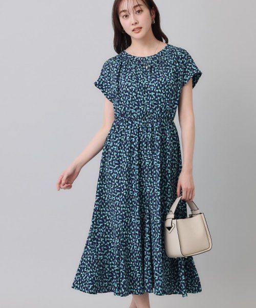 【半袖ワンピ／ミモレ丈】幾何学柄　美シルエットワンピース 