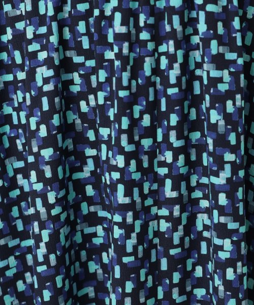 【半袖ワンピ／ミモレ丈】幾何学柄　美シルエットワンピース 