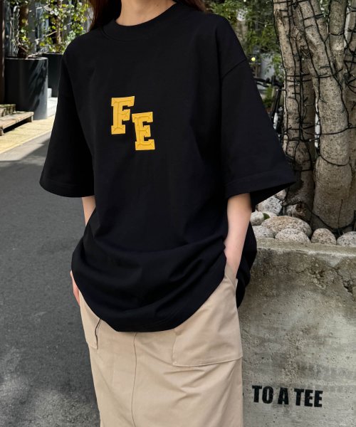 CANAL JEAN(キャナルジーン)/【ユニセックス】FENFEATH(フェインペイ)FEペイントロゴ半袖Tシャツ/img02