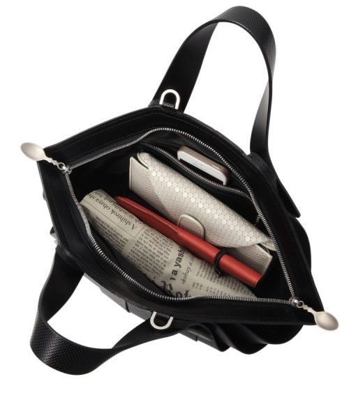 OSSO VIVO PUNTI（オッソ ヴィーヴォ プンティ）ハンドバッグ OSSO オッソ クロームなめしの牛革を顔料で仕上げました 発色がよく