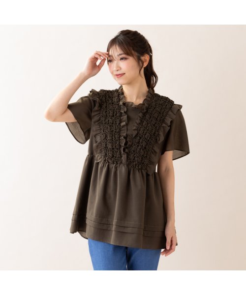 シャーリングブラウス 