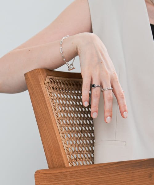 decor『デコール』　石のリング オニキス 商品説明ブラックオニキスの石言葉は「成功」「忍耐」「魔除け」など。お守りの様に身に付けて頂けます。スクエア Y1401109917(10725円)