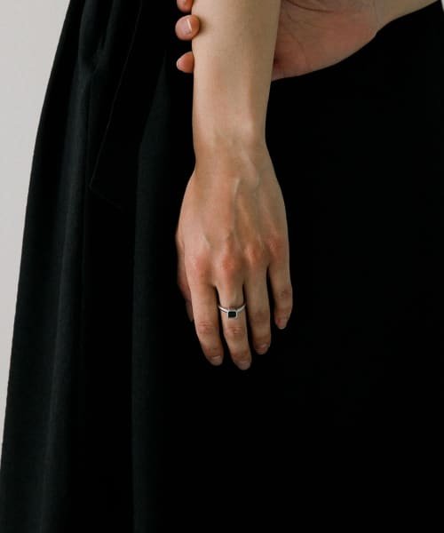 decor『デコール』　石のリング オニキス 商品説明ブラックオニキスの石言葉は「成功」「忍耐」「魔除け」など。お守りの様に身に付けて頂けます。スクエア Y1401109917(10725円)