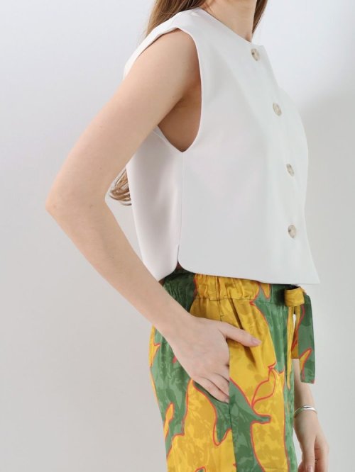 フロントボタンショートベスト 