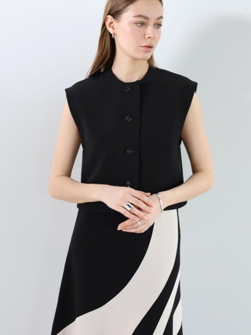 フロントボタンショートベスト 