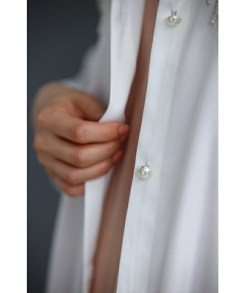 CAWAII(カワイイ)/襟袖に揺れるデコレーションパールのロングシャツ/img09