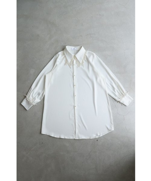 CAWAII(カワイイ)/襟袖に揺れるデコレーションパールのロングシャツ/img18