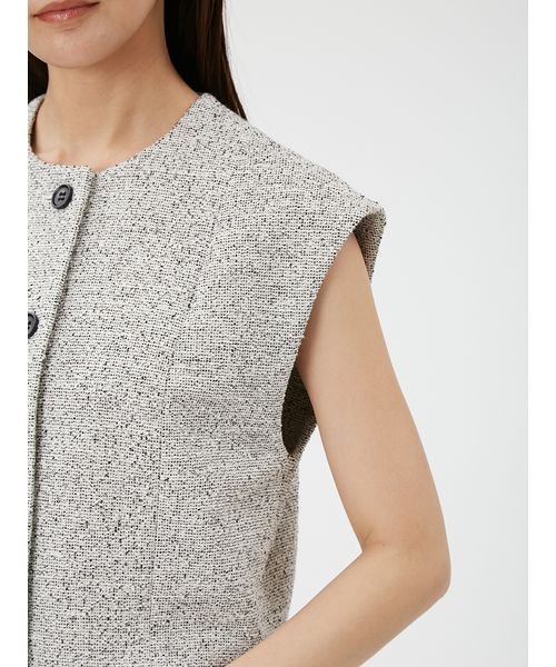 コンパクトクルーネックジレ 予めご了承ください