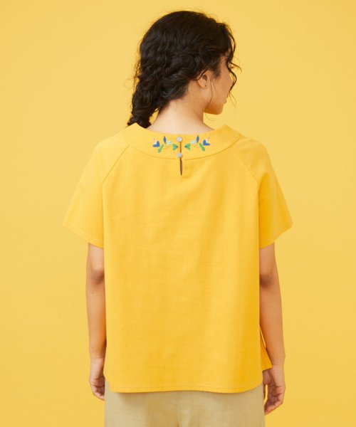 Jocomomola(ホコモモラ)/Enredadera フラワー刺繍Tシャツ/img02