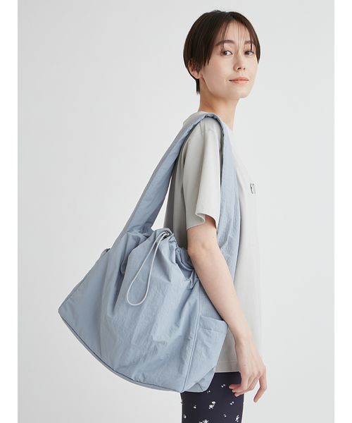 ONLINE限定】ナイロンワンショルダーバッグ(506034093) | emmi yoga ONLINE限定】ナイロンワンショルダーバッグ(506034093) | emmi yoga