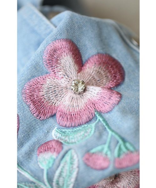 CAWAII(カワイイ)/ビジュー輝く花刺繍の柔らかデニムシャツトップス/img02