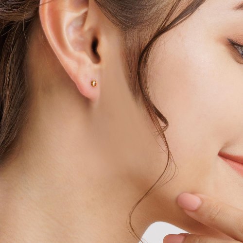 [ララクリスティー] LARA Christie オレンジサファイア ピアス 計0.3ct K18 ゴールド le71－0012－yg－o LARA オレンジサファイア 計0 3ct K18 素材 K18YG 仕様 付属品