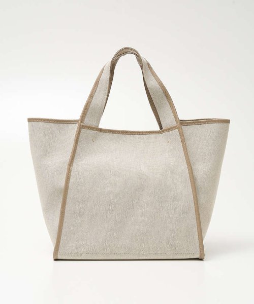 【FEEL AND TASTE】トートバッグ 商品説明キャンバス素材にレザーパイピングが特徴的なトートバッグ。マチがしっかり KUE2442304078(18722円)