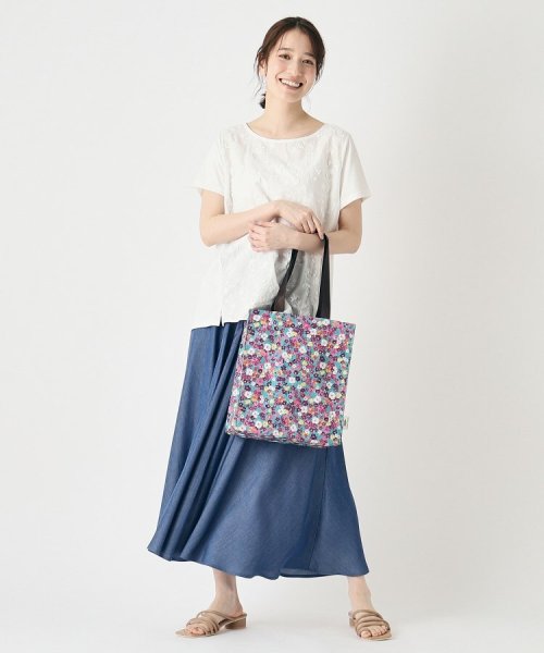  LAURA ASHLEY(ローラアシュレイ)/【一部店舗限定】アンクロフト ディッツィー柄 スクエアトートM/img04