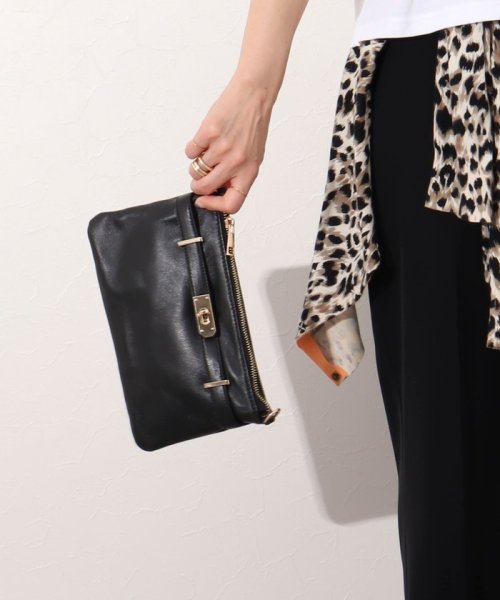 ヒネリカナグチェーンポシェット 