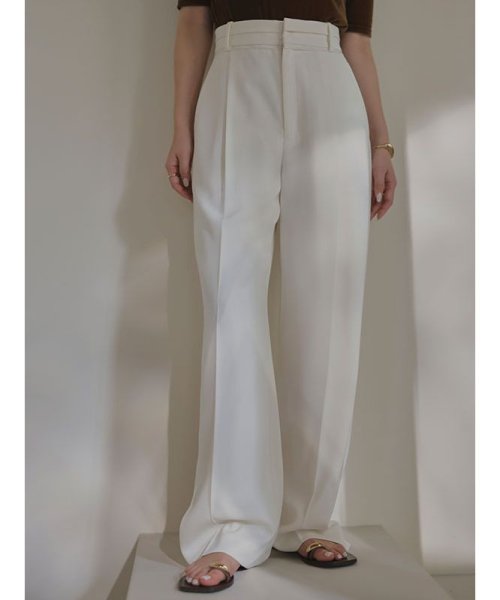 コンフォートタックストレートパンツ 着丈 ウエスト ヒップ 股上 股下 わたり幅 31cm 裾幅