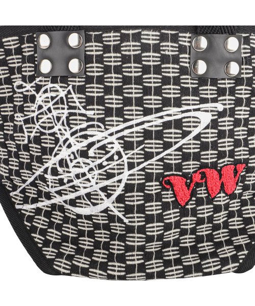 Vivienne Westwood ヴィヴィアン ウエストウッド トートバッグ 4205007KU W00QD O102 Vivienne Westwood ウエストウッド トートバッグ 4205007KU W00QD MADE IN KENYA ブラック ホワイト パターン BLACK WHITE PATTERN