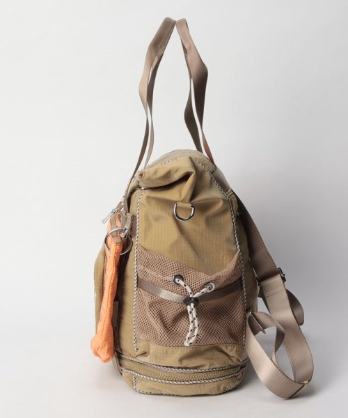 Voyager マルチポジション マキシバックパック 