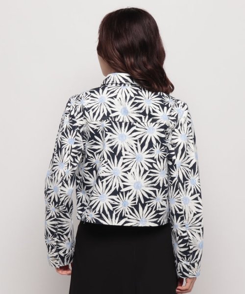 花柄プリントクロップド丈カラーデニムジャケット 海外モデル 　着用サイズ：S 国内M相当