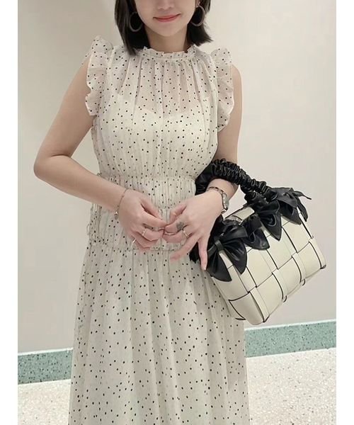 シフォンギャザーノースリワンピース 予めご了承ください 総丈 6cm バスト