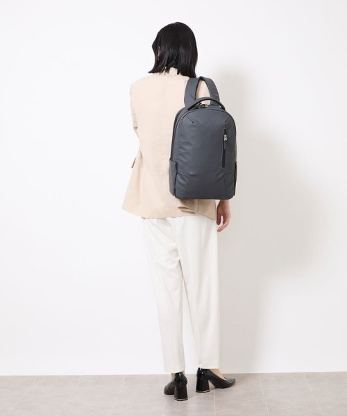 [AGS搭載/大容量]ラウンドジップデザインバックパック 