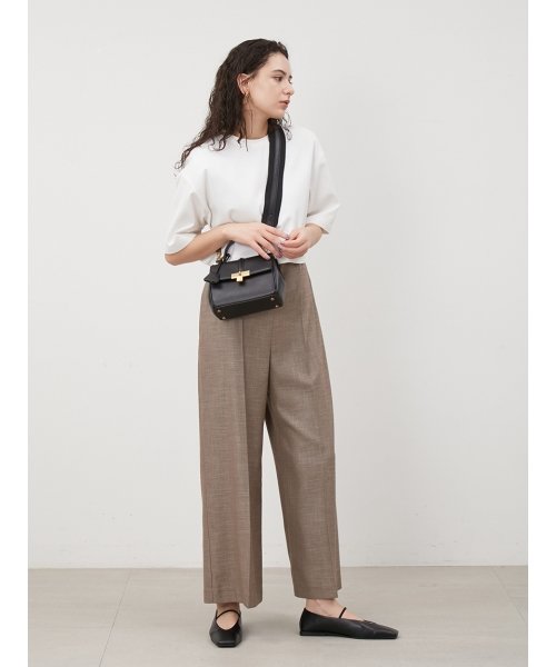 センタープレスクルーネックオールインワン 予めご了承ください