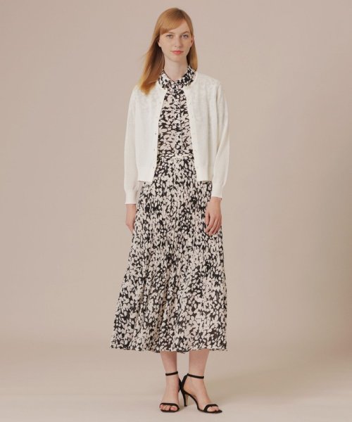 【エクラ掲載】シルエットフラワーブラウス 品番