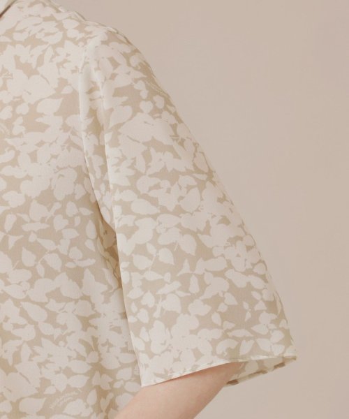 【エクラ掲載】シルエットフラワーブラウス 品番