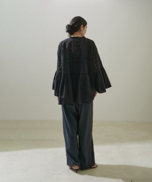 エンブロイダリーヘムギャザーブラウス トップス シャツ・ブラウス B1673471480(12870円)