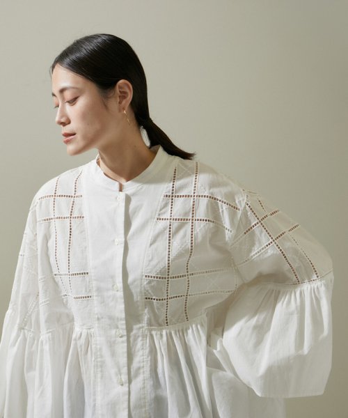 エンブロイダリーヘムギャザーブラウス トップス シャツ・ブラウス B1673471480(12870円)