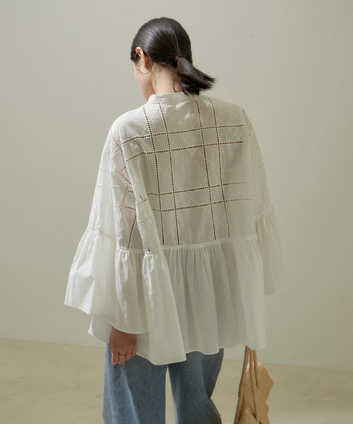 エンブロイダリーヘムギャザーブラウス トップス シャツ・ブラウス B1673471480(12870円)