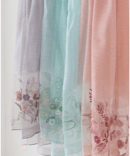 華添える刺繍ストール