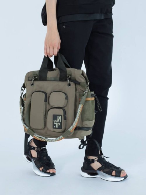 ポケットデザインマルチWAYバックパック 高さ 斜め掛け ロープ