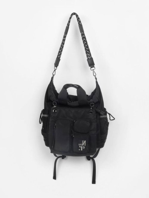 ポケットデザインマルチWAYバックパック 高さ 斜め掛け ロープ