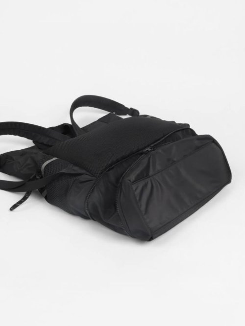 ポケットデザインマルチWAYバックパック 高さ 斜め掛け ロープ