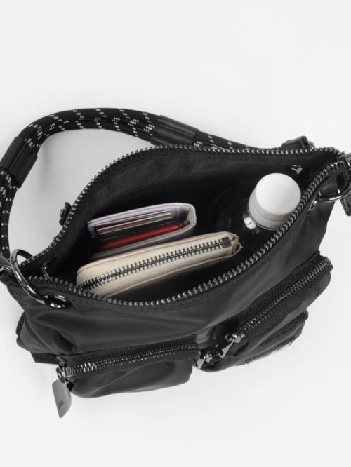 ポケットデザインマルチWAYバックパック 高さ 斜め掛け ロープ